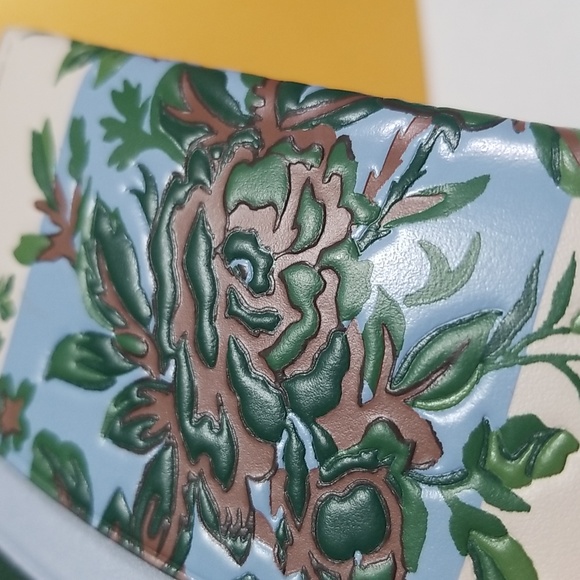 Tory Burch Flower Card Case - Picture 5 of 7